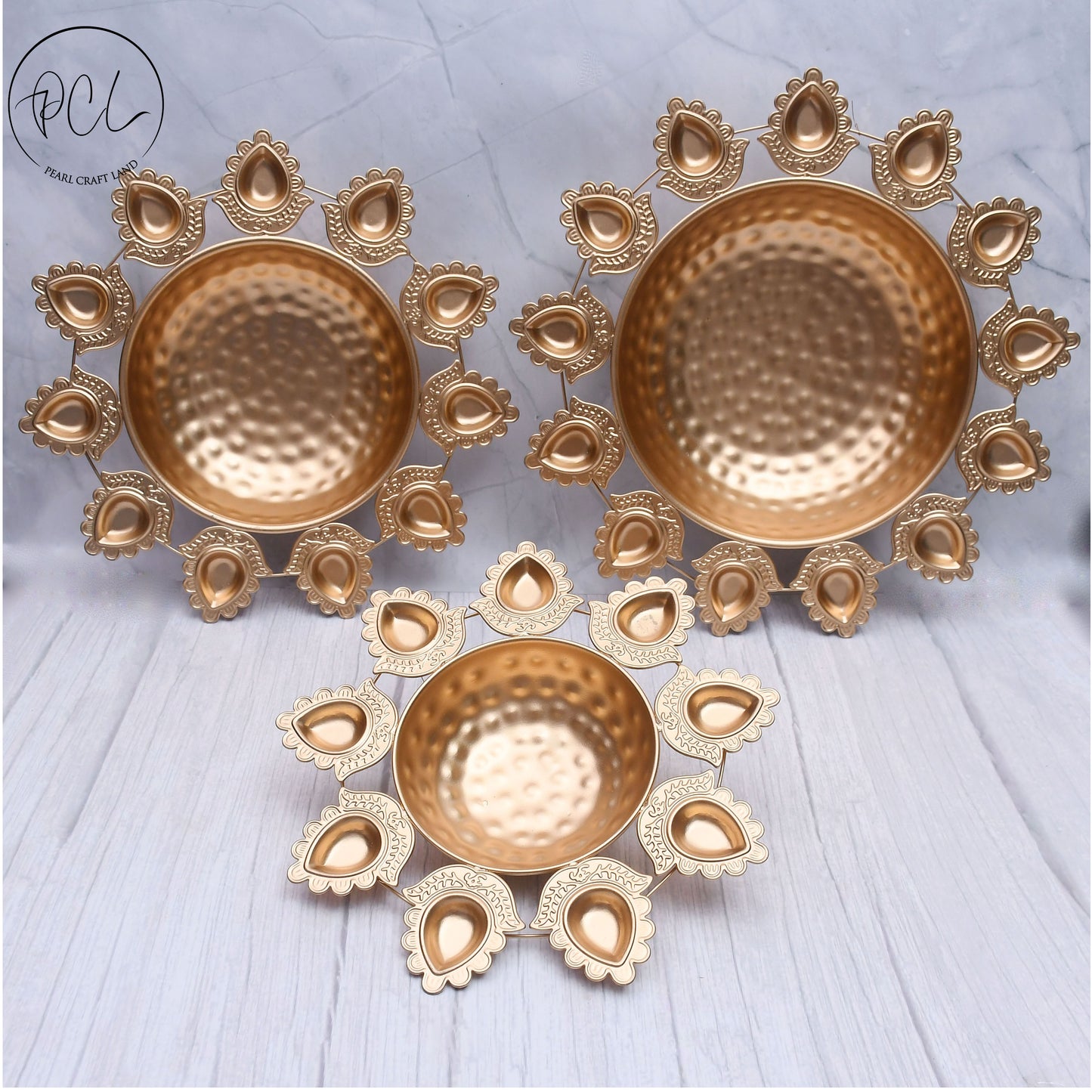 Exclusive Leaf Design Urli with Tea-Light Holder Set Of 3